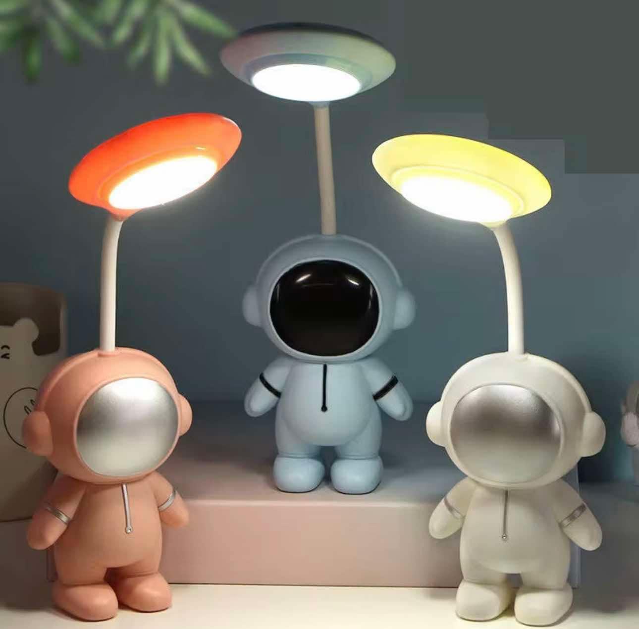 Lampe De Bureau Rechargeable LED Forme D'astronaute